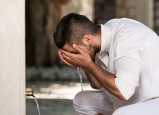 Një burrë që udhëzonte drejt pastërtisë së besimit, moralit dhe virtytit