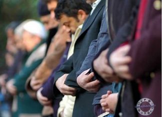 MËNYRA E MBAJTJES SË DUARVE NË NAMAZ