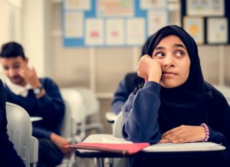 Si të komunikojmë me adoleshentët