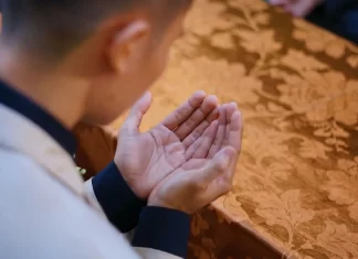 Njeriu ёshtё me atё qё do